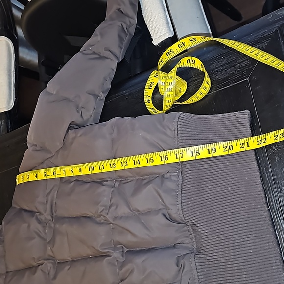 Calvin Klein puffer coat with fur hood - Picture 7 of 7